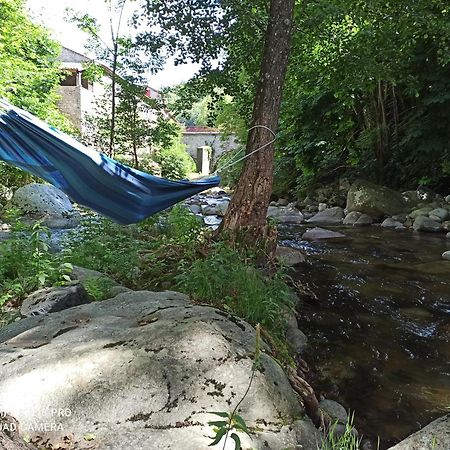 Apartamento L'Huile Et L'Eau Antraigues Exterior foto
