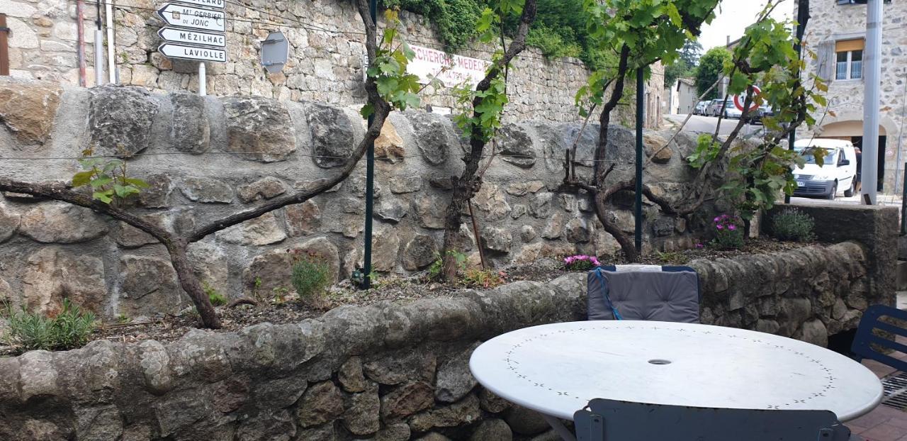 Apartamento L'Huile Et L'Eau Antraigues Exterior foto